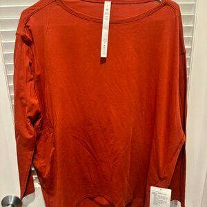 LuLuLemon Back in Action LS side 6 New With Tags in Red